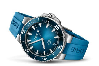 Oris - 01 400 7790 4135-07 4 23 45EB  Aquis Date Calibre 400 43.5 Stainless Steel / Blue / Rubber