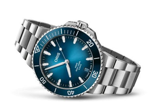 Oris - 01 400 7790 4135-07 8 23 02PEB  Aquis Date Calibre 400 43.5 Stainless Steel / Blue / Bracelet