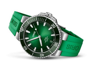 Oris - 01 400 7790 4157-07 4 23 47EB  Aquis Date Calibre 400 43.5 Stainless Steel / Green / Rubber