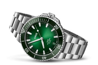 Oris - 01 400 7790 4157-07 8 23 02PEB  Aquis Date Calibre 400 43.5 Stainless Steel / Green / Bracelet