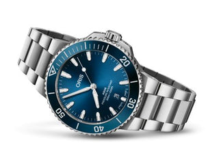 Oris - 01 733 7787 4135-07 8 22 04PEB  Aquis Date 41.5 Stainless Steel / Blue / Bracelet