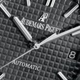 Audemars Piguet - 15400ST.OO.1220ST.01  Royal Oak 15400 Stainless Steel / Black