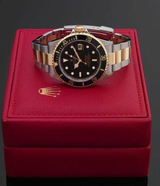 Rolex - 16613 Black Superluminova  Submariner Date 16613 Black Superluminova