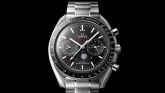 Omega - 304.30.44.52.01.001  Speedmaster Moonphase Chronograph Master Chronometer Stainless Steel / Black / Bracelet