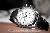 Omega - 311.32.42.30.04.003  Speedmaster Professional Moonwatch Silver Snoopy Award