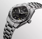 Longines - L3.802.1.59.6  Spirit Zulu Time 39 Titanium / Hodinkee